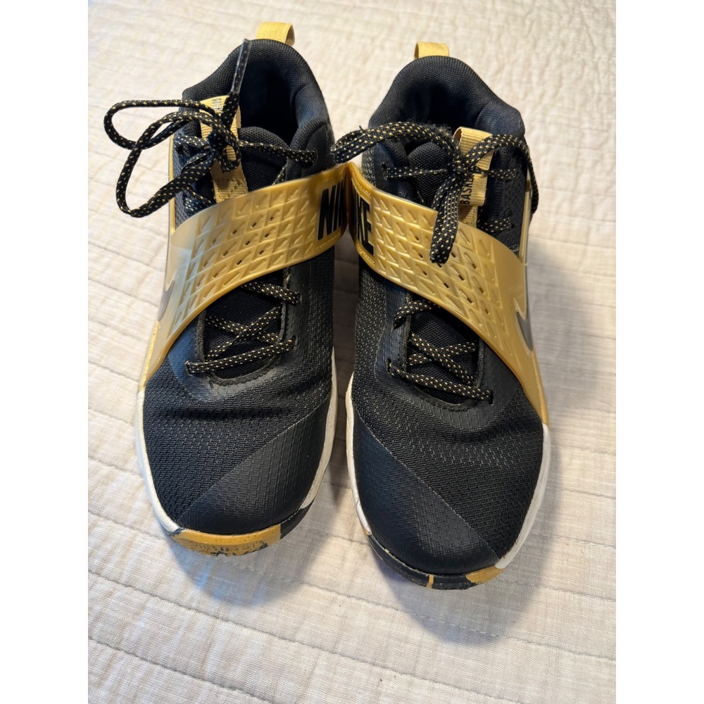 Nike Team Hustle D 11 GS Kids Basketball Shoes Black Gold HF6279-003 Size 6.5Y